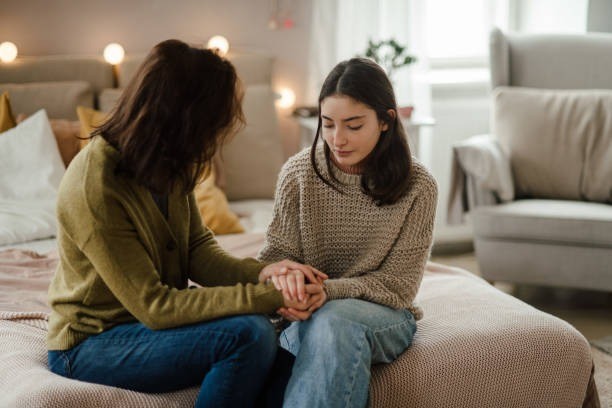 pola asuh remaja, anak makin nekat, orang tua mengontrol anak, parenting anak remaja, cara menghadapi anak susah diatur, komunikasi dengan remaja, remaja memberontak, mengasuh anak dengan kepercayaan, batasan sehat parenting, psikologi anak remaja